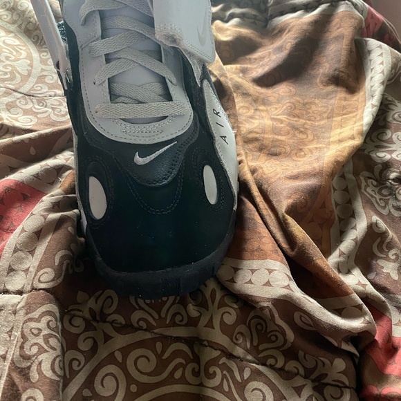 Air Nikes - Picture 2 of 6